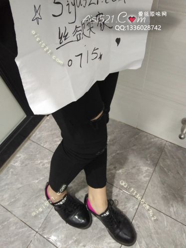 原味丝袜|袜类,臭船袜,连续穿两天的小船袜子,又要弹钢琴,又要走路,蕴含着最真实的脚趾味道
