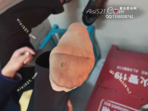 原味丝袜|袜类,臭短丝袜,致命臭(此活动MM随机,不能指定)——2018年11月中下旬顾客【双11买2赠1活动火爆订购】(导购14妹妹-肉丝短袜)现收足底实拍