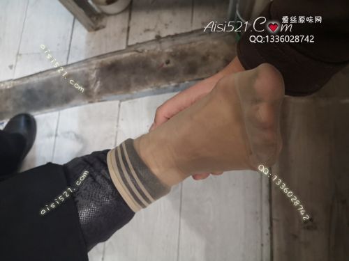 原味丝袜|袜类,臭短丝袜,致命臭(此活动MM随机,不能指定)——2018年11月中下旬【双11买2增1活动】赠送顾客(导购熟女-酸臭肉丝)现收足底实拍