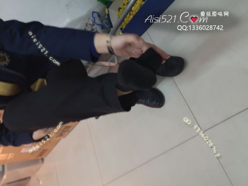 原味丝袜|袜类,臭棉袜,致命臭(此活动MM随机,不能指定)——2018年11月中下旬【双11买2增1活动】赠送顾客(导购16美女-恶臭棉袜)现收足底实拍
