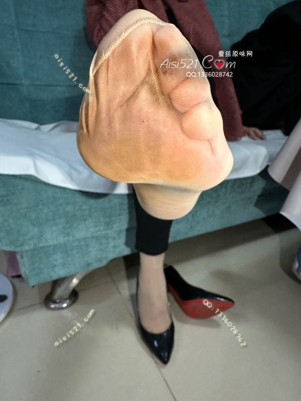 职场魅力(此活动2双起订,免费拍图)服装店女老板,短肉丝超薄足尖透明,味很浓重酸臭重口,不是一般的臭,属于大汗脚类型,适合重口原味丝袜|袜类臭短丝袜