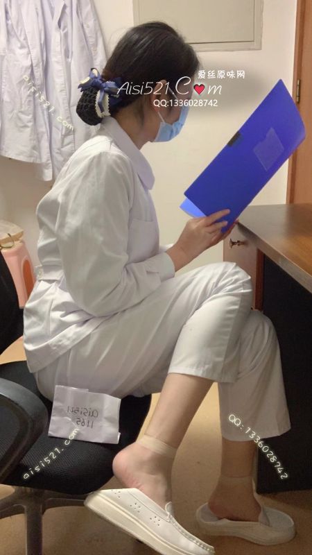 职场魅力(此活动2双起订，免费拍图)护士01mm的酸臭肉色短丝，脚味酸、味道浓厚，属于精致小汗脚类型，每天工作运动量比较大，味道可以放心，下单抓紧原味丝袜|袜类臭短丝袜