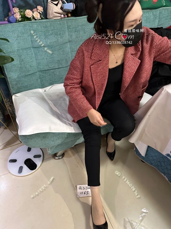 职场魅力(此活动2双起订，免费拍图)服装店女老板，脚尖透明肉丝，脚味浓郁，大汗脚不是一般的臭，酸臭加恶臭的级别，重口味原味丝袜|袜类臭短丝袜