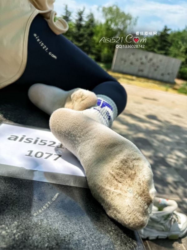 原味丝袜|袜类,臭棉袜,“地狱级酸臭～起球更狠”的白袜子运动款…很远就能闻到了…根本挥之不去！