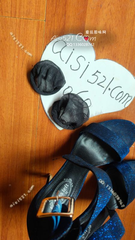 原味丝袜|袜类,臭短丝袜,顶级过肺高弹力天鹅绒极光短黑丝，锁味持久，酸爽庞臭，大汗脚穿了五天，脚泥脚皮脚汗全裹在丝丝缕缕上，狗子们一想到你们这么热爱我就忍不住把极品奉献出去，难得的极品赶紧下单真空发货。