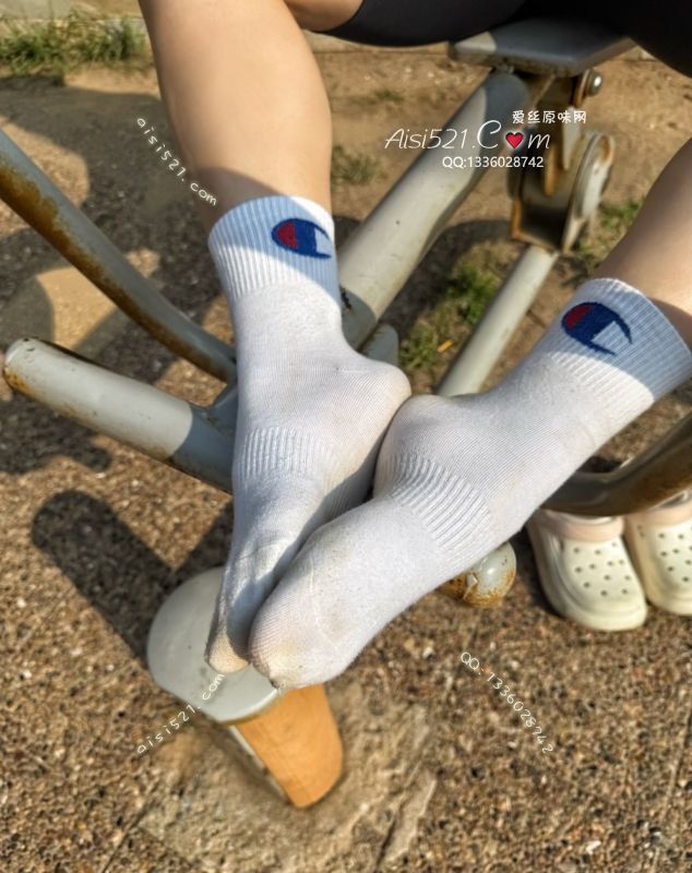 原味丝袜|袜类,臭棉袜,巨恶臭～冠军白棉袜、白天穿晚上穿、没洗过把我鞋都熏臭了！闻到立马飞起！