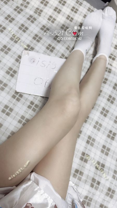 穿好的经典白色棉袜～原味丝袜|袜类臭棉袜