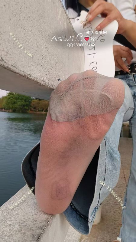 原味丝袜|袜类,臭短丝袜,庞臭酸爽短丝袜，肉丝加灰丝金品上线穿五天直接过肺，狗子们套在鸡巴上和鼻子上让你瞬间狗生得到升华，赶紧下单真空发货。汗脚脚泥胶皮直接滋润到丝丝缕缕上，拿回去慢慢享用吧