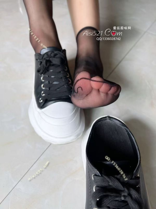 酸臭刺激的全透明短黑丝脚垢满满原味丝袜|袜类臭短丝袜