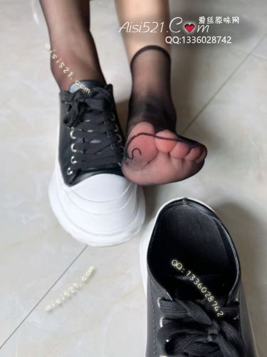 酸臭刺激的全透明短黑丝脚垢满满原味丝袜|袜类臭短丝袜