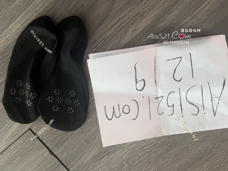 原味丝袜|袜类,臭船袜,黑色段船袜，味道也是很酸爽，这种袜子最吸汗了，黏糊糊的