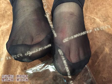 原味丝袜|袜类,臭短丝袜,致命臭(此活动MM随机,不能指定)——2015年4月初旬顾客订购致命臭活动MM(恶臭黑丝)现收足底实拍,不可选择MM,免费附带无水印高清收购足底实拍图。