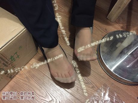 原味丝袜|袜类,臭短丝袜,爱丽丝(本土的BYD)——2015年5月初旬顾客订购化妆品12,13号妹妹工作丝袜(特选-化妆品12,13号妹妹-高跟肉丝),此活动免费拍摄打包图
