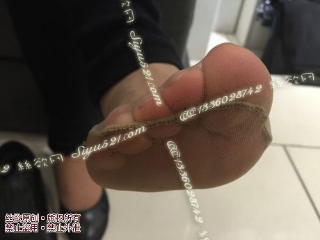 原味丝袜|袜类,臭短丝袜,爱丽丝(本土的BYD)——2015年5月初旬顾客订购专柜07妹妹工作丝袜(特选-专柜07妹妹-肉丝),此活动免费拍摄打包图