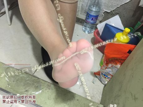 原味丝袜|袜类,臭连裤袜,爱丽丝(本土的BYD)——2015年7月初旬顾客订购化妆12妹妹工作丝袜(特选-化妆12妹妹-肉丝连裤),此活动免费拍摄打包图