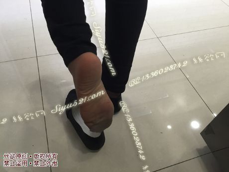 原味丝袜|袜类,臭短丝袜,致命臭(此活动MM随机,不能指定)——2015年7月中旬顾客订购致命臭活动MM(咖啡丝)现收足底实拍,不可选择MM,免费附带无水印高清收购足底实拍图。