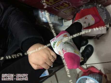 原味丝袜|袜类,臭棉袜,致命臭(此活动MM随机,不能指定)——2015年12月下旬顾客订购致命臭活动MM(恶臭棉袜)现收足底实拍,不可选择MM,免费附带无水印高清收购足底实拍图。