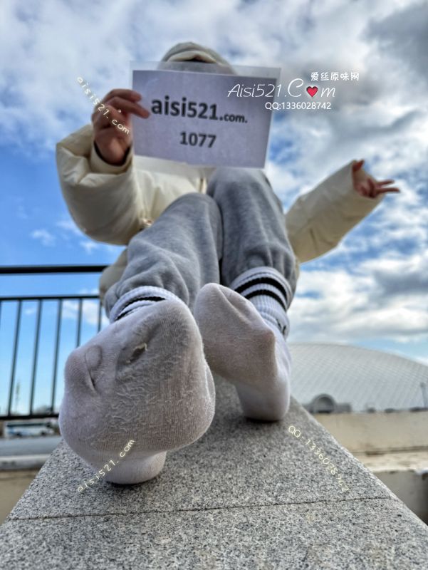 原味丝袜|袜类,臭棉袜,酸臭‘阿迪’白棉袜、酸臭味十足哦～无限回味啊