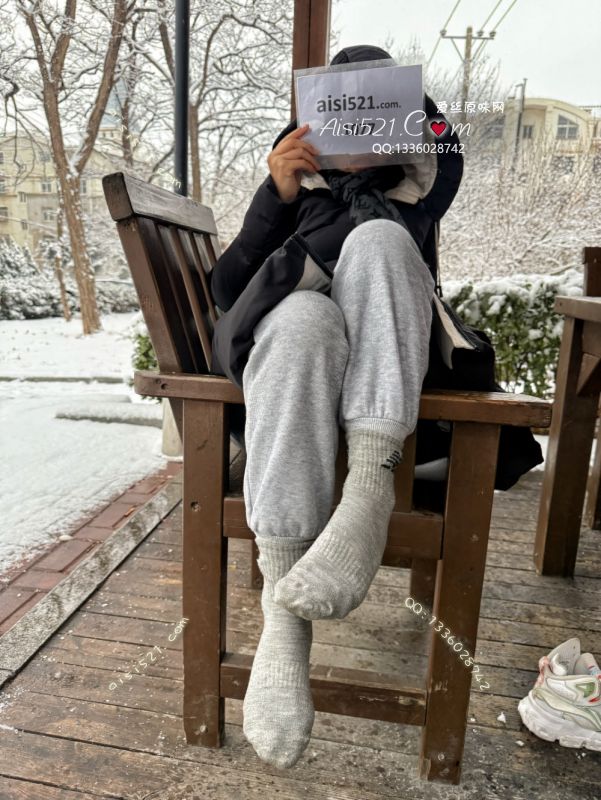 原味丝袜|袜类,臭棉袜,终于下雪了～大汉脚配上大雪天穿着加厚运动鞋焖出香喷喷迷人的味道…