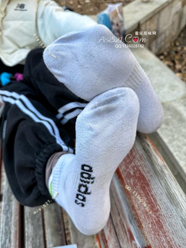 阿迪得瑟～白棉袜酸臭系列、还等什么、汗水浸透了整个袜子～全是球球，这双真是洗了再穿，穿了又洗，反反复复出的精品原味丝袜|袜类臭棉袜