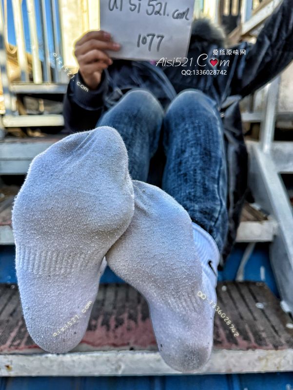 原味极臭“耐克”小年新品上市啦～主人穿了好久才穿成这样的很费时间的快得到它吧原味丝袜|袜类臭棉袜