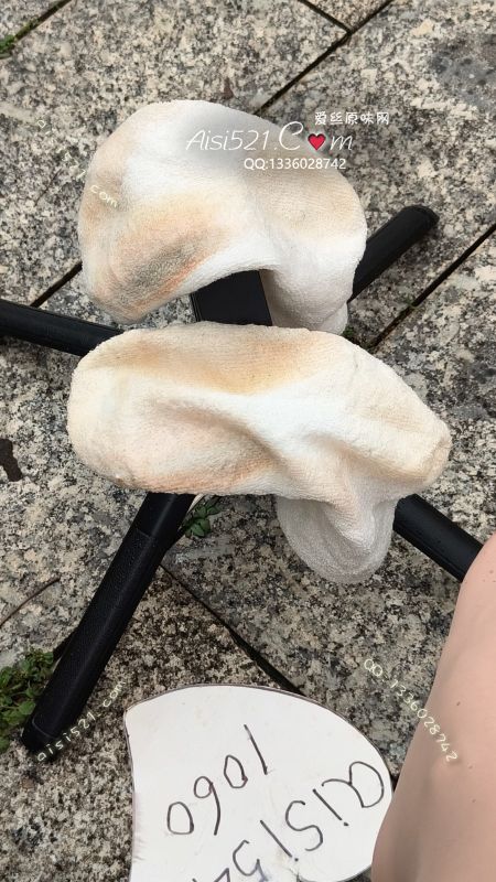 毛巾棉袜穿半个月，臭脚天天走路直播原滋原味纯正汗渣浸泡。这样的袜子难得的金品，秒吧宝贝们，脏可以制造但臭和纯正的脚汗浸泡出来的难得。庞臭酸爽。不玩套路，实实在在。试试让你终身难忘。原味丝袜|袜类臭棉袜