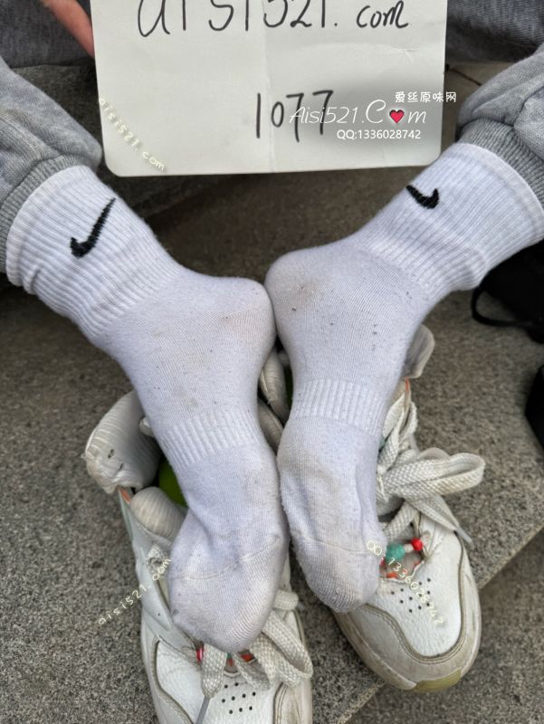 酸臭“白色耐克袜子”也是相当的可以有味道呢…无限回味的那种感觉原味丝袜|袜类臭短丝袜