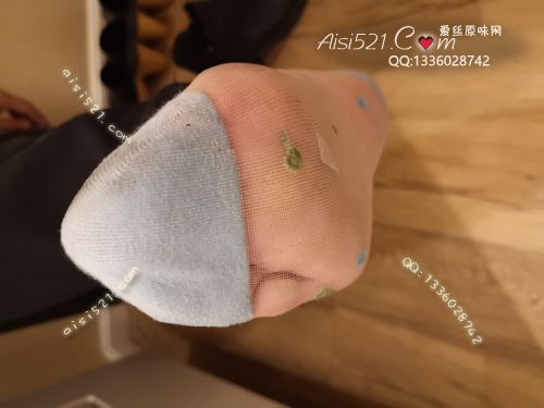 原味丝袜|袜类,臭短丝袜,致命臭(此活动MM随机,不能指定)——2018年12月初中旬顾客【双11买2赠1活动已结束挤压订单】订购(导购12妹妹-酸臭卡通丝)现收足底实拍