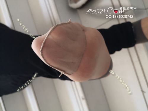 原味丝袜|袜类,臭短丝袜,致命臭(此活动MM随机,不能指定)——2019年1月下旬顾客订购(珠宝02美女-咖啡丝)现收足底实拍