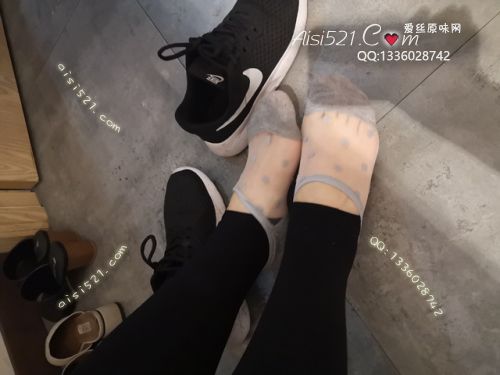 原味丝袜|袜类,臭短丝袜,致命臭(此活动MM随机,不能指定)——2019年4月下旬顾客订购(化妆品35妹妹-卡通丝袜)现收足底实拍