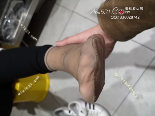原味丝袜|袜类,臭短丝袜,致命臭(此活动MM随机,不能指定)——2019年4月下旬顾客订购(甜点店妹妹-酸臭的咖啡丝)现收足底实拍