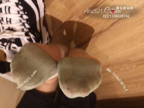 原味丝袜|袜类,臭短丝袜,爱丽丝(此活动可指定MM,但袜类随机)——2019年10月份顾客订购(化妆32卡通丝),现收足底实拍,此活动免费拍摄打包图