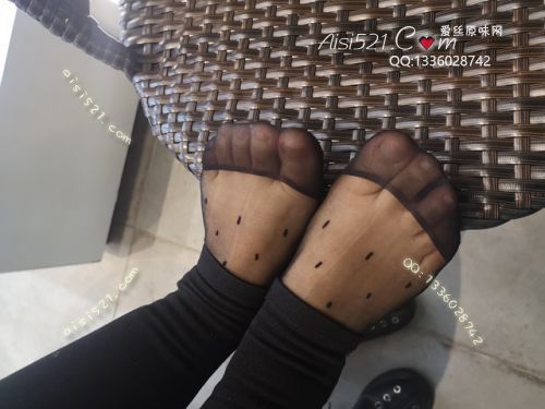 原味丝袜|袜类,臭短丝袜,爱丽丝(此活动可指定MM,但袜类随机)——2019年12月份顾客订购(奢店03黑丝),现收足底实拍,此活动免费拍摄打包图