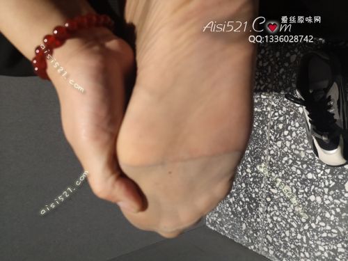 原味丝袜|袜类,臭短丝袜,致命臭(此活动MM随机,不能指定)——2019年12月份顾客订购(导购咖啡丝)现收足底实拍