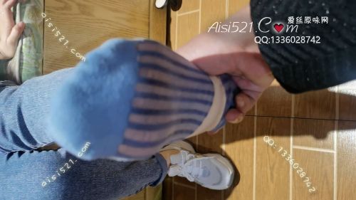 原味丝袜|袜类,臭短丝袜,爱丽丝(此活动可指定MM,但袜类随机)——2020年10月份【买2增1活动期间】顾客订购(导购36卡通丝)现收足底实拍,此活动免费拍摄打包图